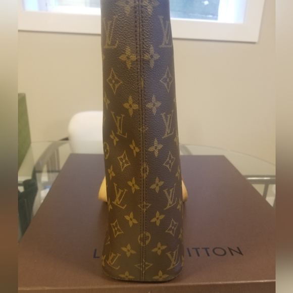 ❌‼️SOLD‼️❌ - LV Luco Tote w/COA- Vintage Monogram - Picture 10 of 16